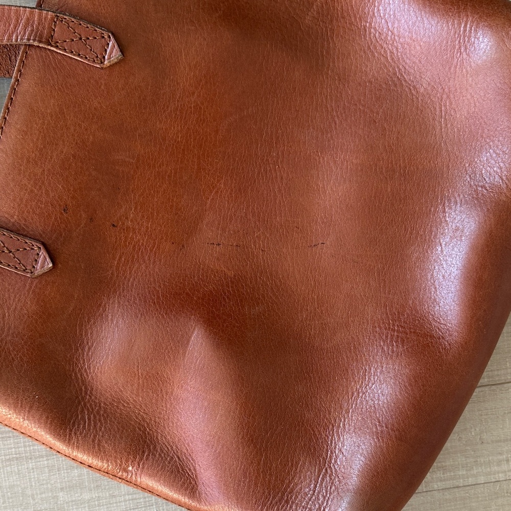 Madewell Transport Leather Crossbody - Picture 7 of 9